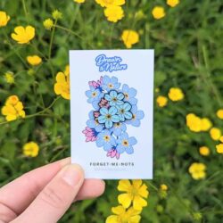forget-me-not-pin-badge Forget me not flower pin badge