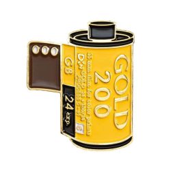 Gold 200 - film canister pin badge